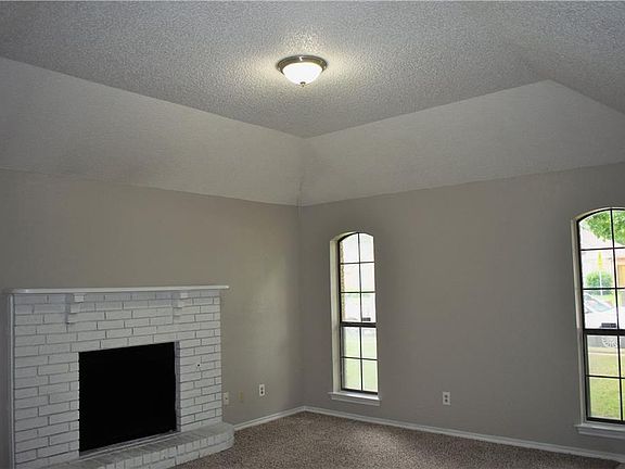 4th image of 1321 Abbott Ave