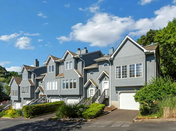 8 Village Gate Way #8, Nyack, NY 10960