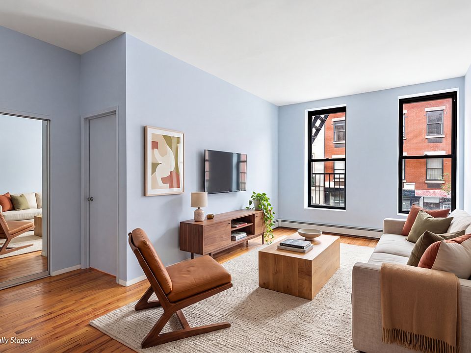 1st image of 146 Reade St APT 2