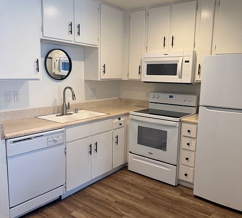 3rd image of 1535 Felspar St #4
