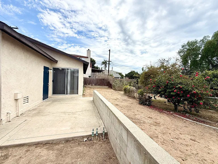 2350 Sea Breeze Dr — Photo 16
