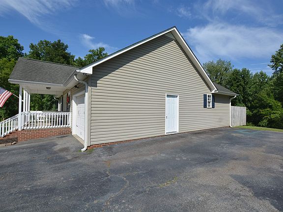 3rd image of 501 Caldwell St