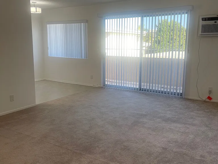 Unit 15 - Studio Floorplan
