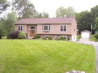 98 Lime Ridge Rd, Poughquag, NY 12570