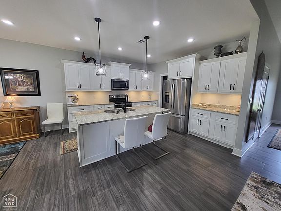 2nd image of 105 Brayden Ln