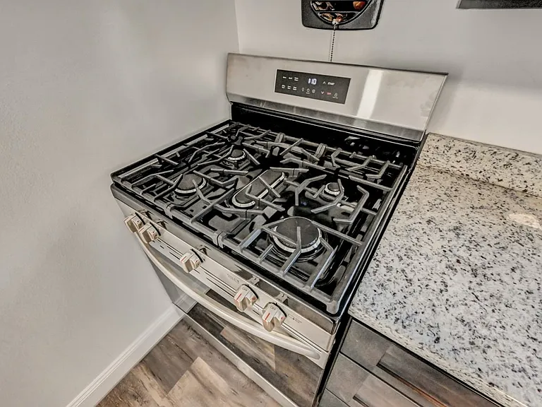 850 Church St — Photo 12