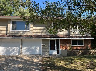 4318 SW 30th St, Topeka, KS 66614