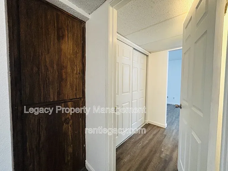 7445 Auburn Oaks Ct #K — Photo 15