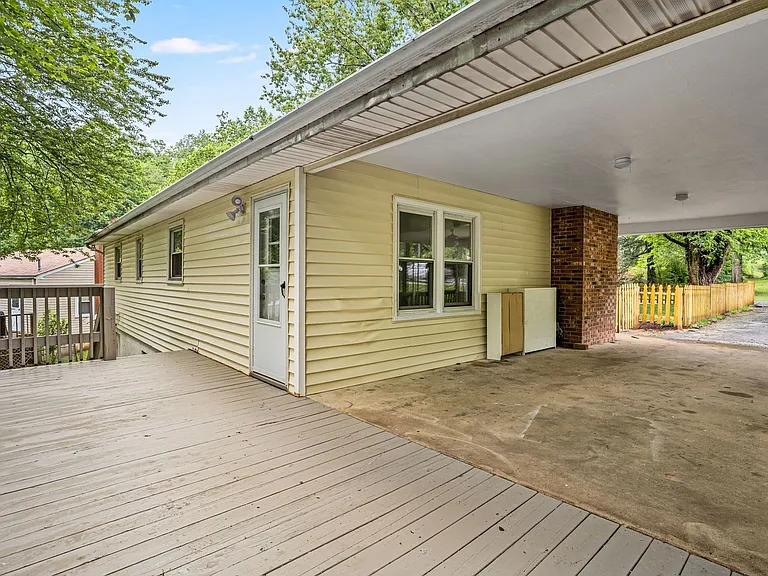 440 Royal Pines Dr — Photo 4