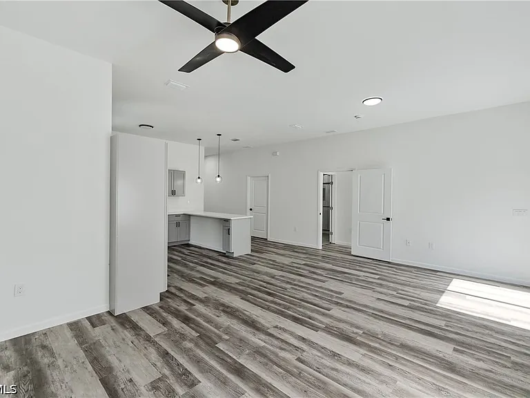 603 Hawthorne Ave S — Photo 8