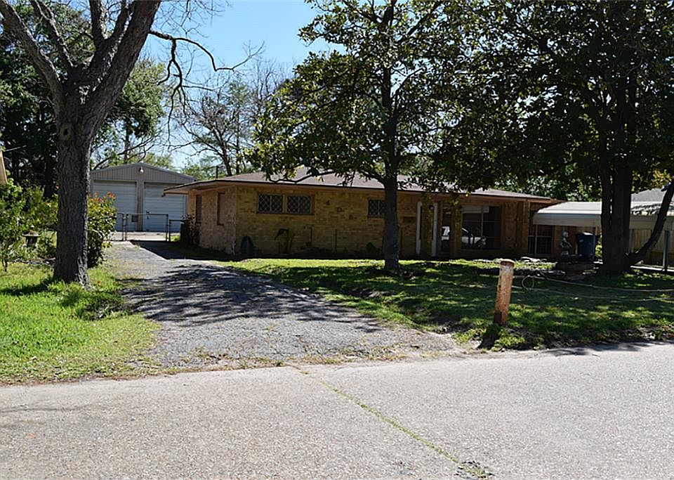 1st image of 405 Bluebonnet Dr