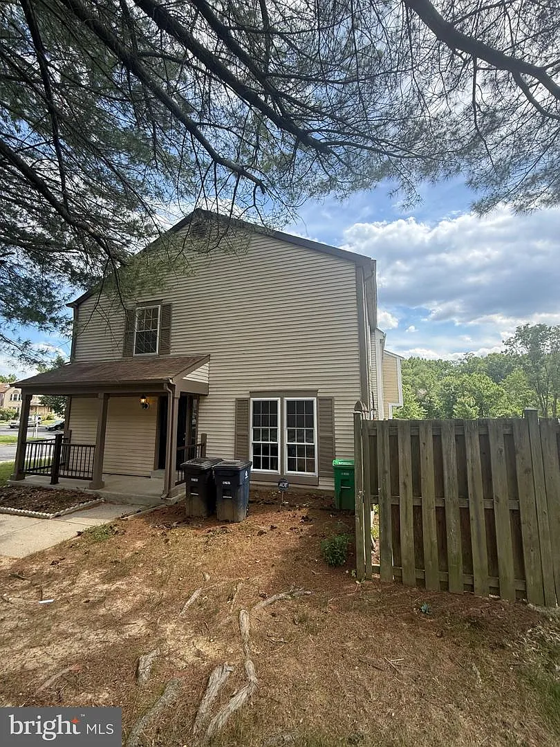 3 bed, 1.5 bath, 1290 sqft, $2,375 — Photo 4