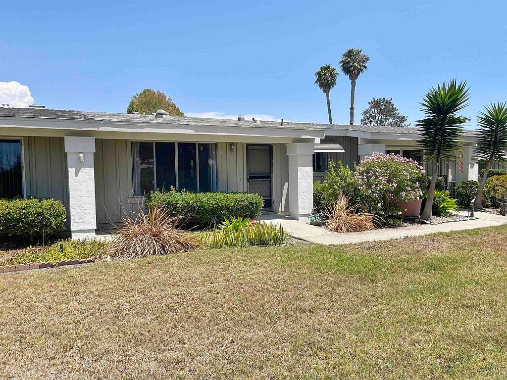 717 Le Conte St — Emerald Isle Golf Course