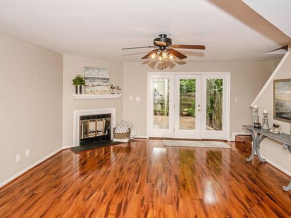 3rd image of 7821 Camolin Ct