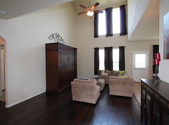 4th image of 1002 Meadow Green Ct