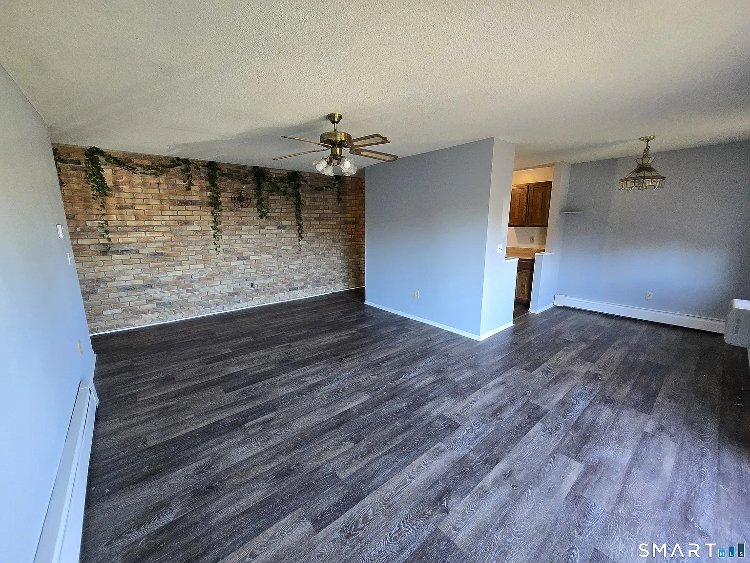 2 bed, 1.0 bath, 900 sqft, $2,000 — Photo 2