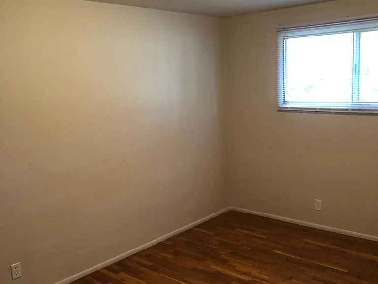 1720 Barton St — Photo 10