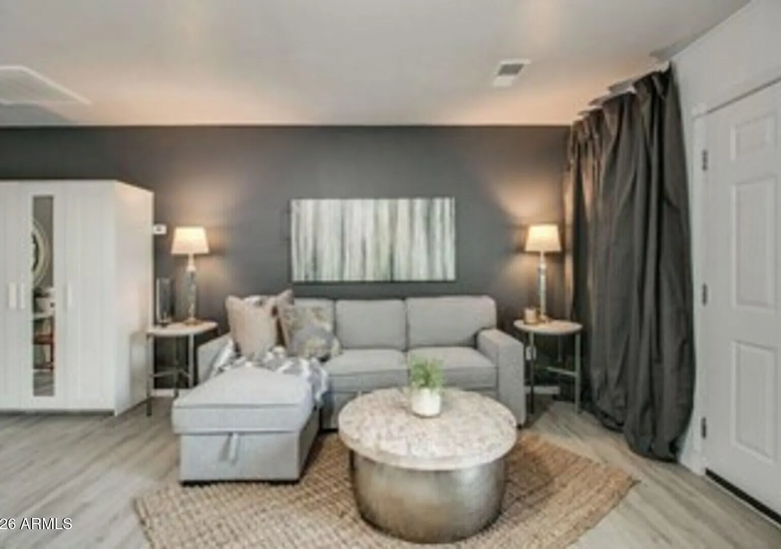 1 bed, 1.0 bath, 690 sqft, $1,900 — Photo 3