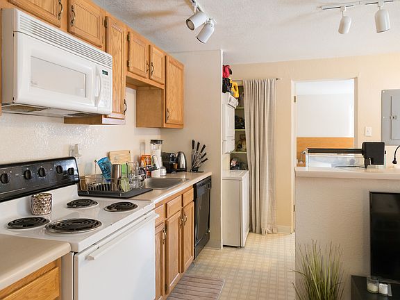 5th image of 961 16th St APT 1