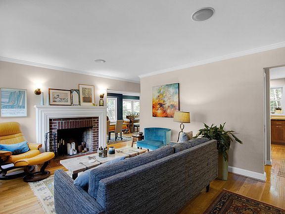 5th image of 300 S West St #1