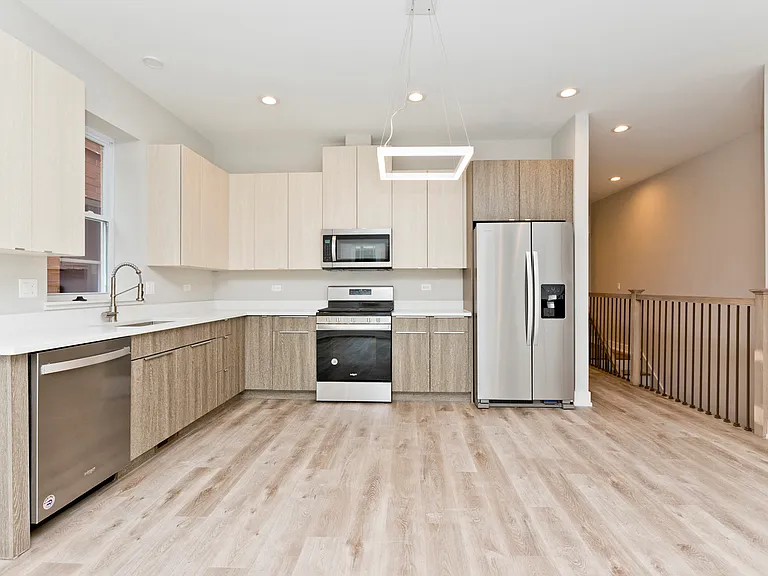 2725 N Ashland Ave #1S — Photo 14