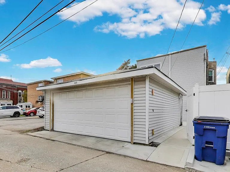 1337 S Austin Blvd #1 — Photo 15