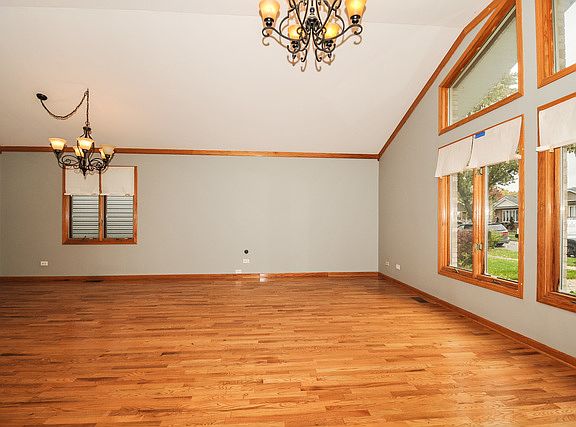 4th image of 5022 S Laramie Ave