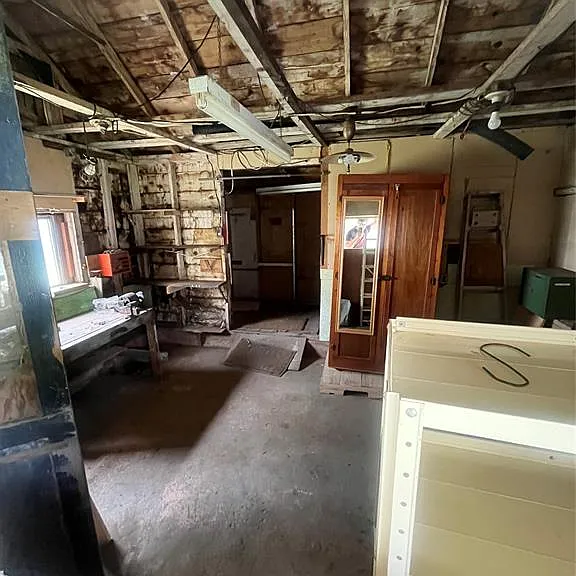 311 Queen St — Photo 17