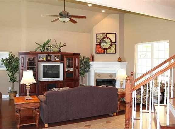 3rd image of 251 Green Park Dr