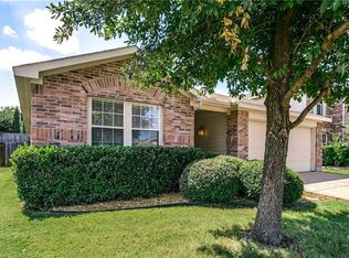 9421 Goldenview Dr, Fort Worth, TX 76244