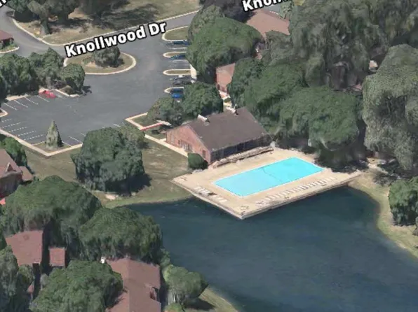 3051 Lindenwood Dr #111, Dearborn, MI 48120