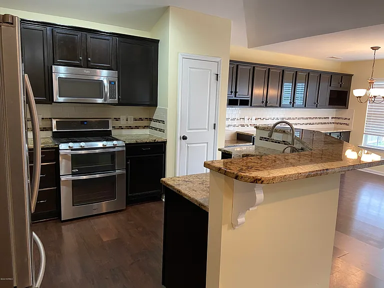 617 Cheltenham Dr — Photo 9
