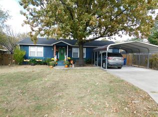 156 W Umphress St, Van Alstyne, TX 75495