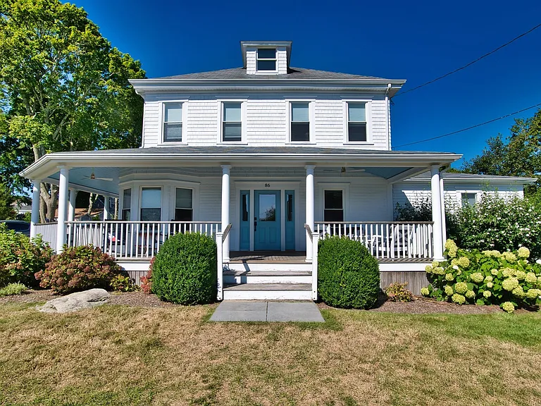 86 Degaris Ave — Photo 1