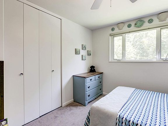 5th image of 10513 Montrose Ave APT 304