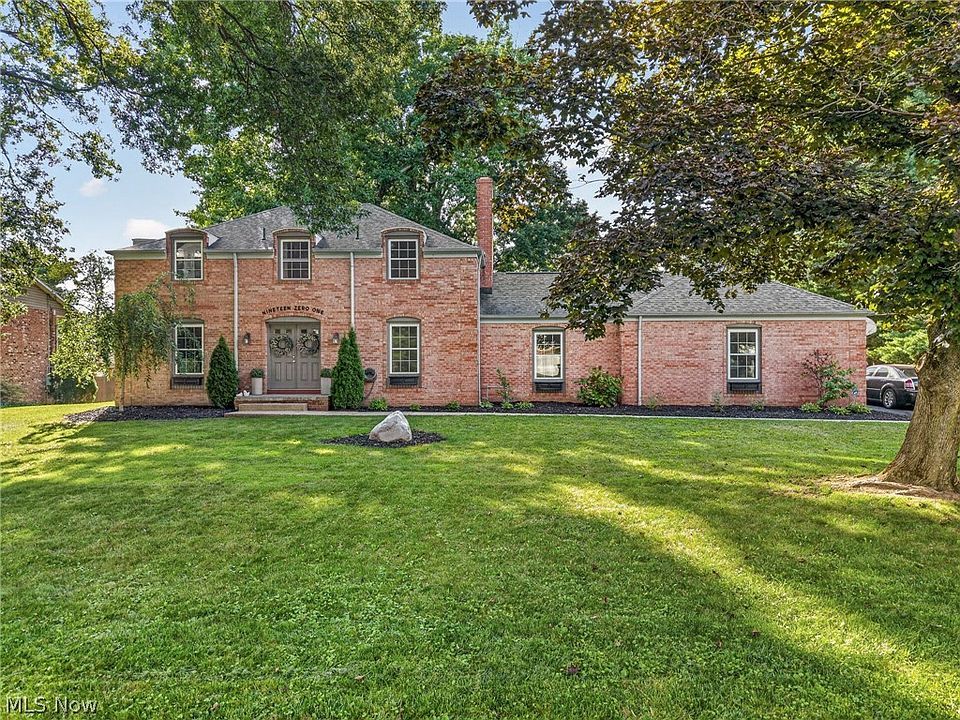 1st image of 1901 Devonshire Dr NW
