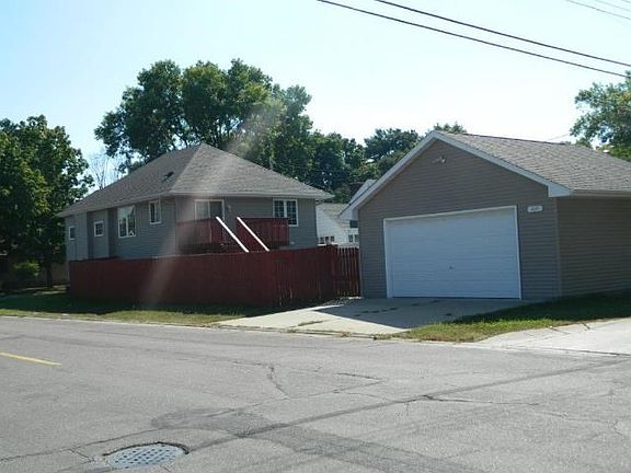 2nd image of 400 6th Ave S