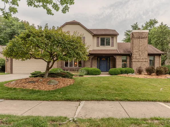 1250 Wynnstone Dr, Ann Arbor, MI 48105