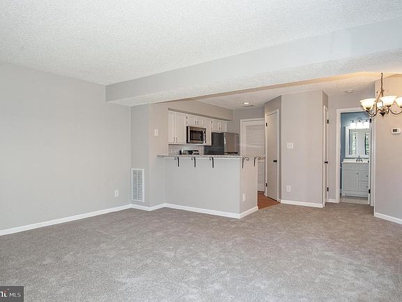 4th image of 6020A Curtier Dr