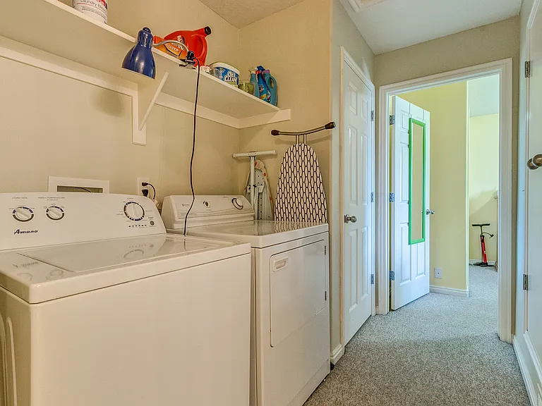 239 E 300 N #301 — Photo 10