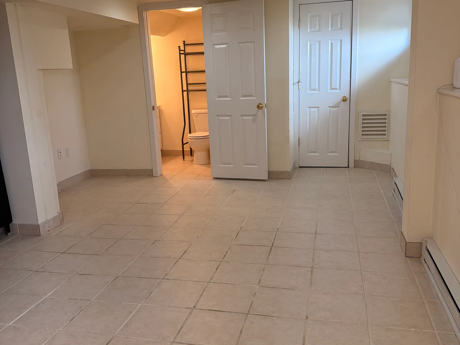 Studio, 525 sqft, $1,750 — Photo 2
