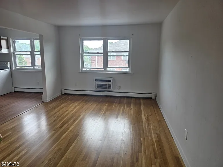 195 N Beverwyck Rd #14 — Photo 2