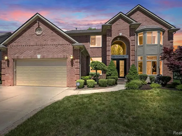 419 Tanner Dr, Troy, MI 48085
