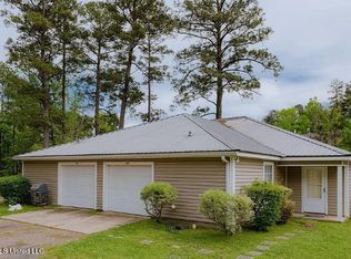 105 Caribbean Villas Dr, Brandon, MS 39047