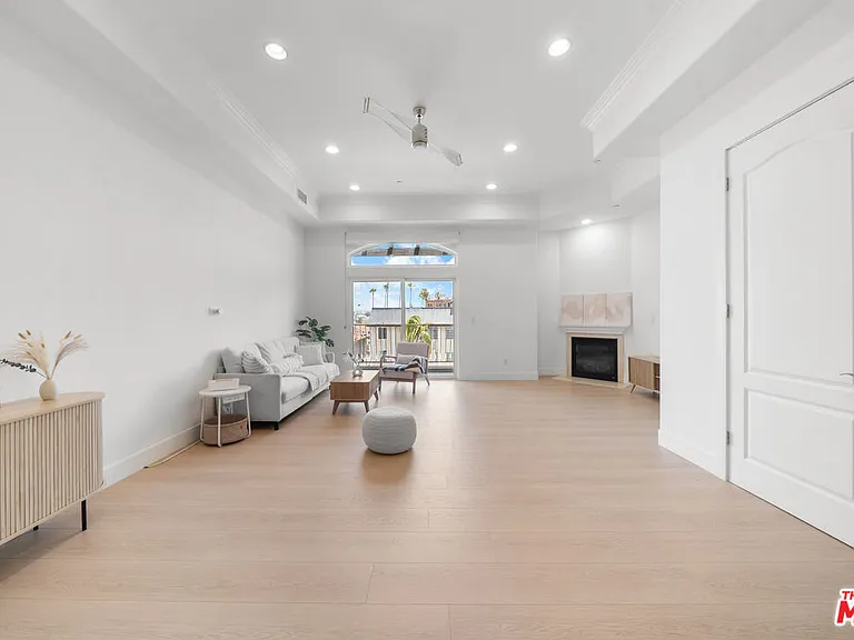 309 S Mariposa Ave #301 — Photo 5