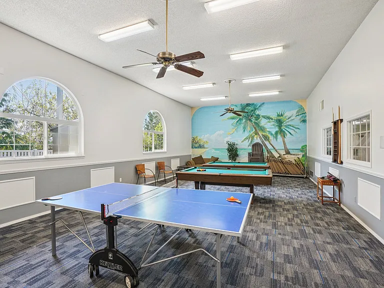 Georgetown Manor Apartments — Photo 33
