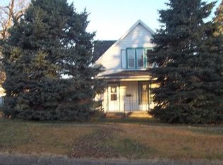 312 W Pershing Dr, Brooklyn, IA 52211