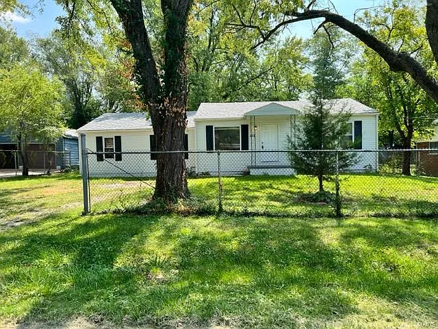 512 Ardmore Dr photo 1