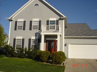 22 Rosewood Ct, Bloomington, IL