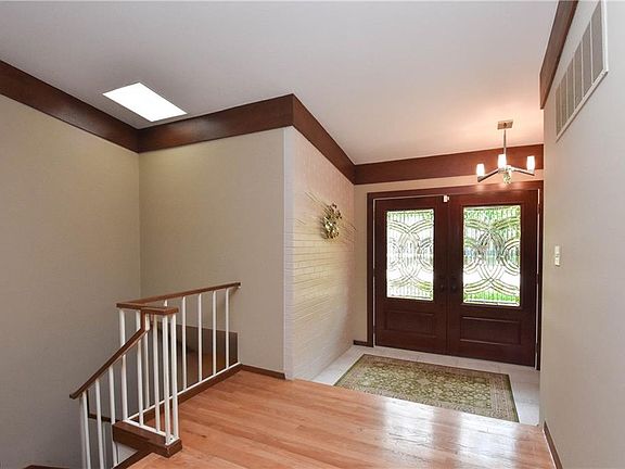 5th image of 18850 W Valley Dr